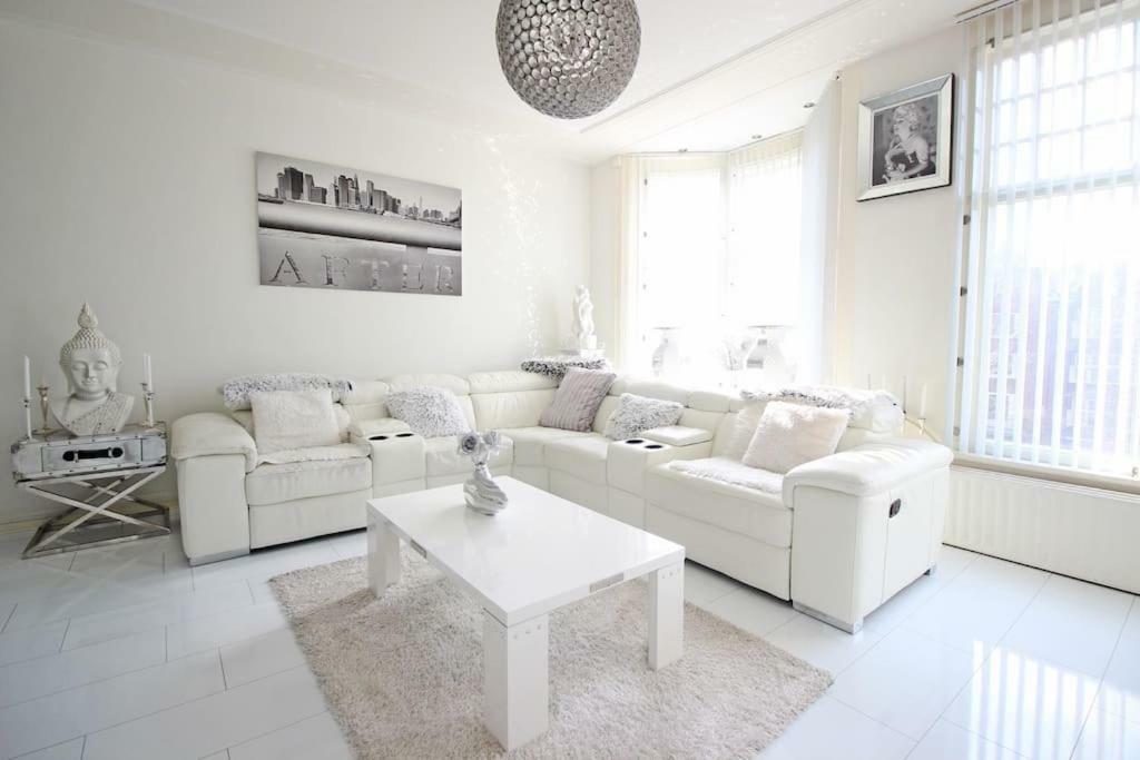 White Luxury Penthouse In Centre Ámsterdam